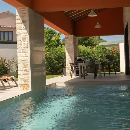 Valle Lux Vila *